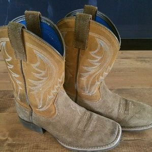 Boys Ariat 4LR Boots 13.5y
